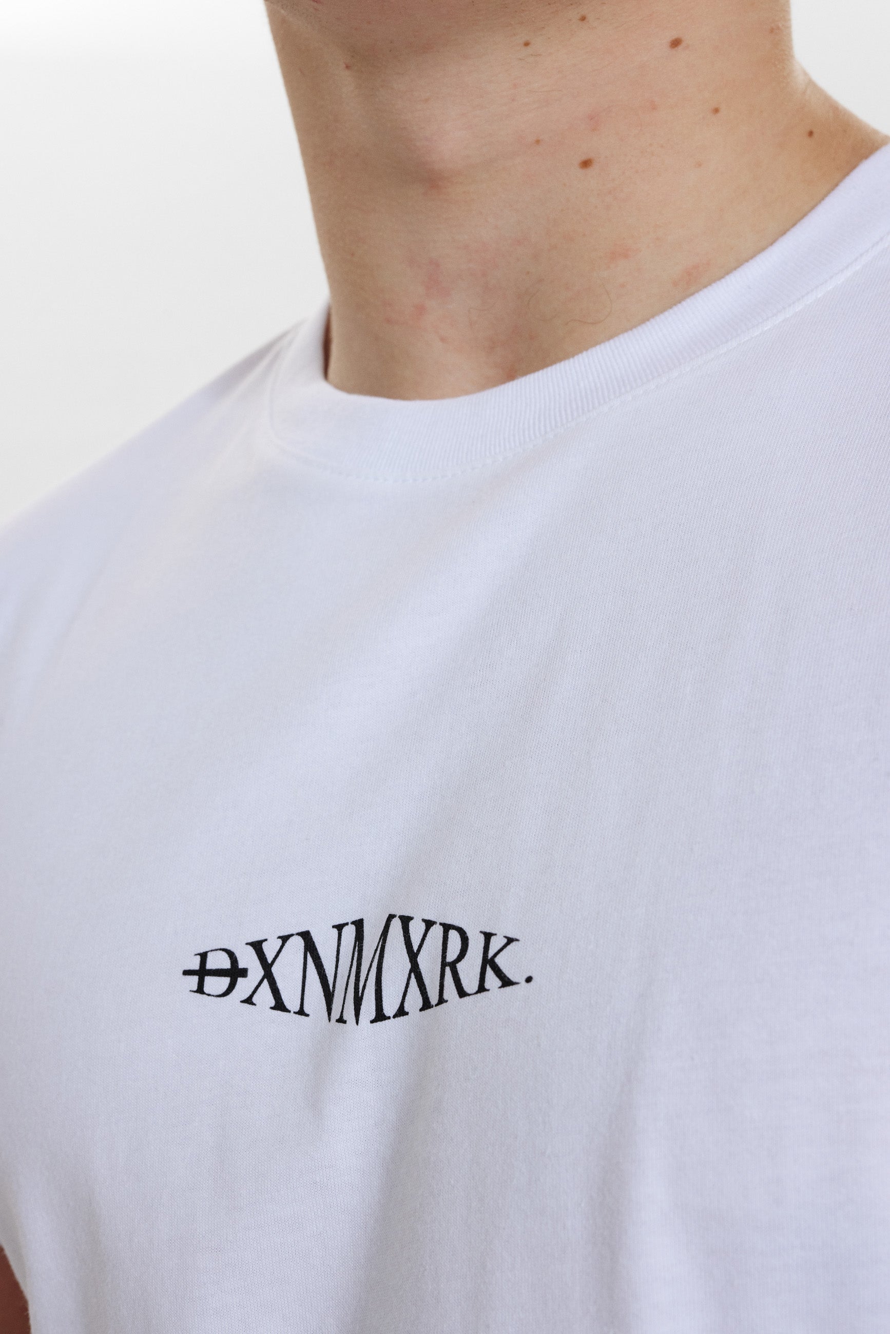 DXNMXRK. DX-Arne T-shirt White