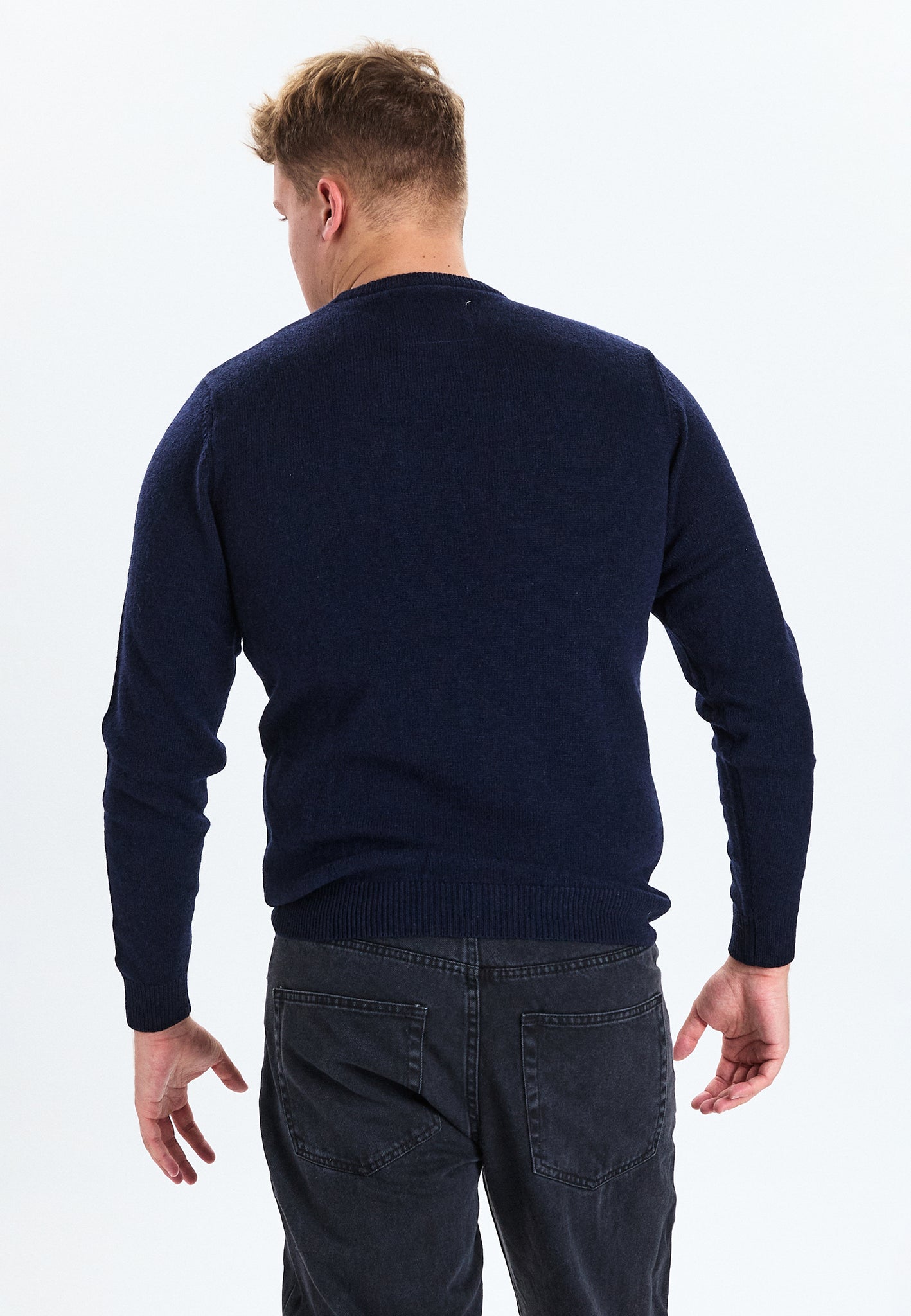 DXNMXRK. DX-Bernhard Knitwear Carbon