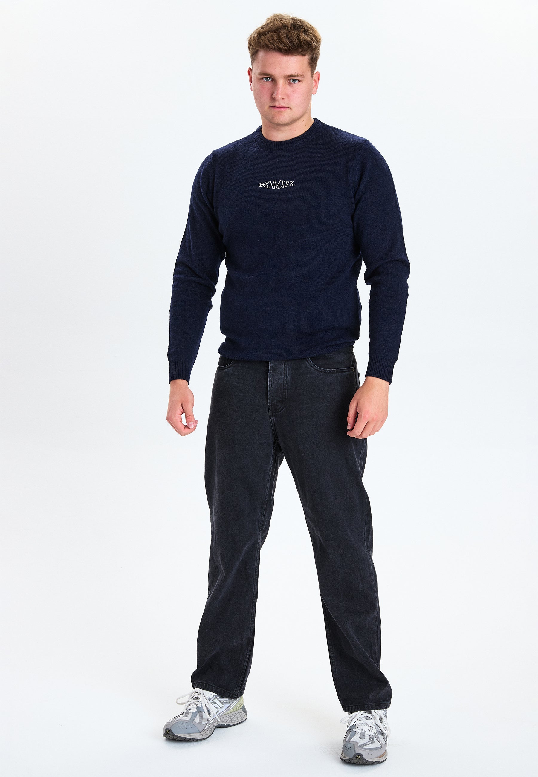 DXNMXRK. DX-Bernhard Knitwear Carbon