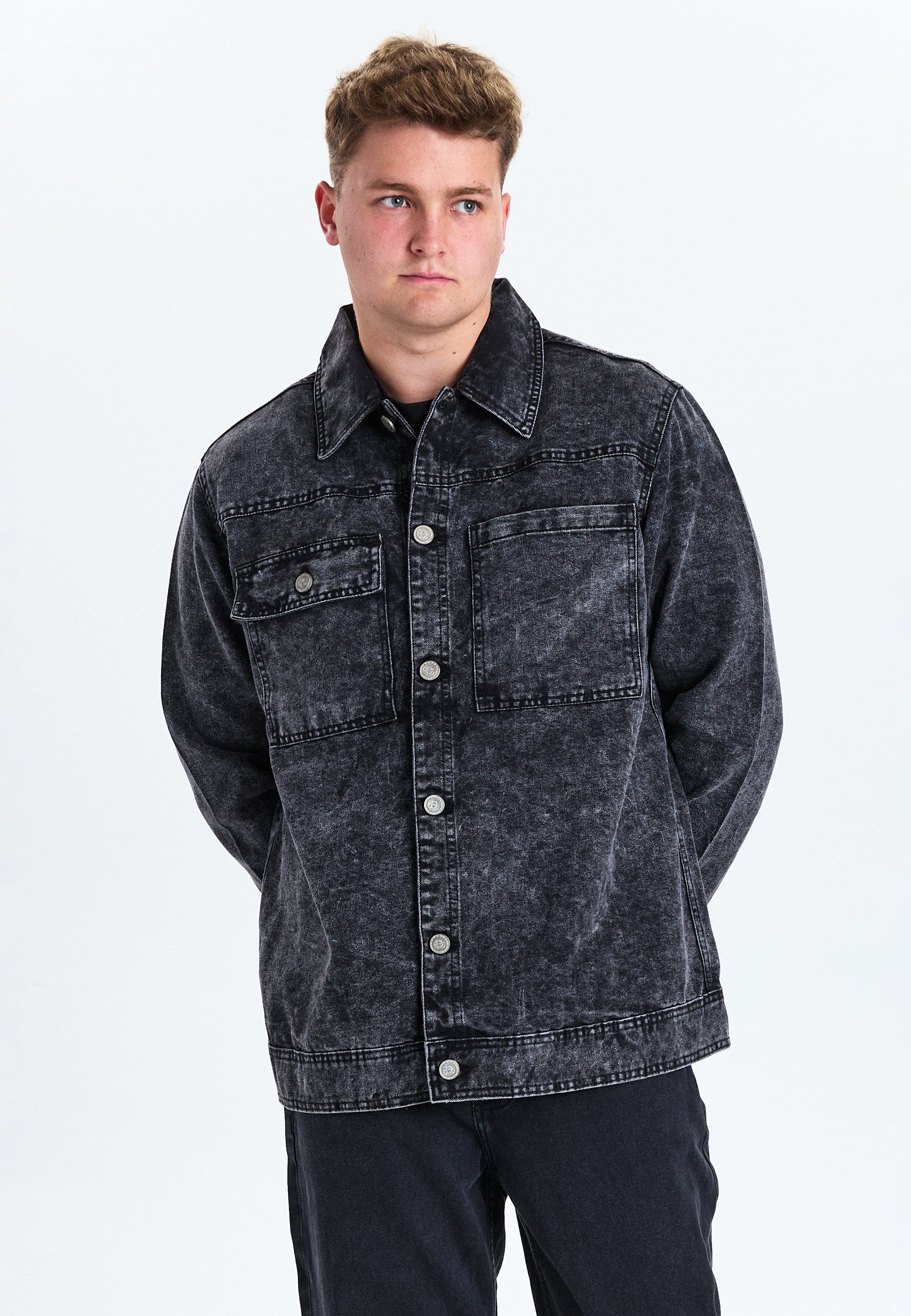 DXNMXRK. DXfinn Overshirt Black