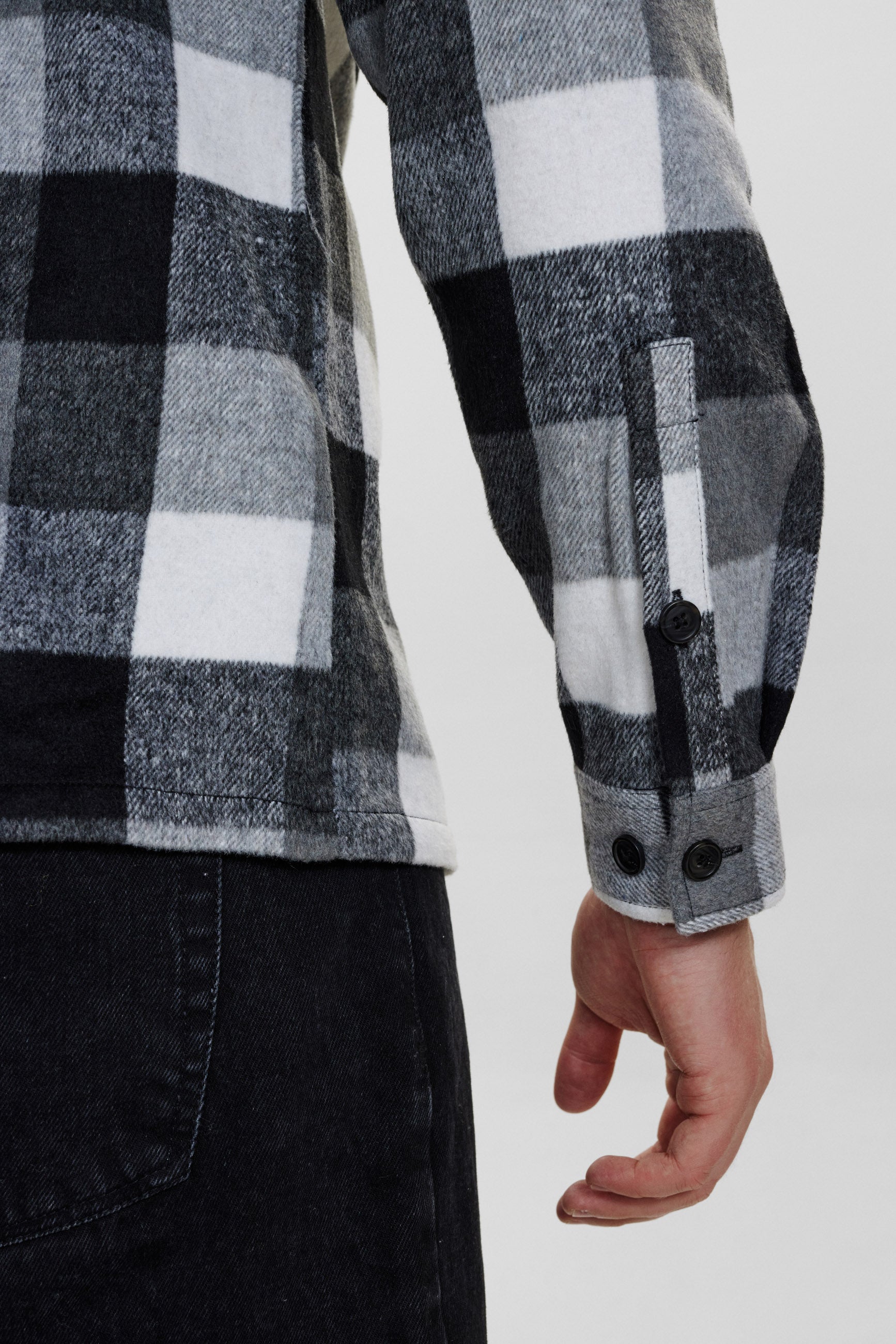 DXNMXRK. Dali Outlet Meteorite