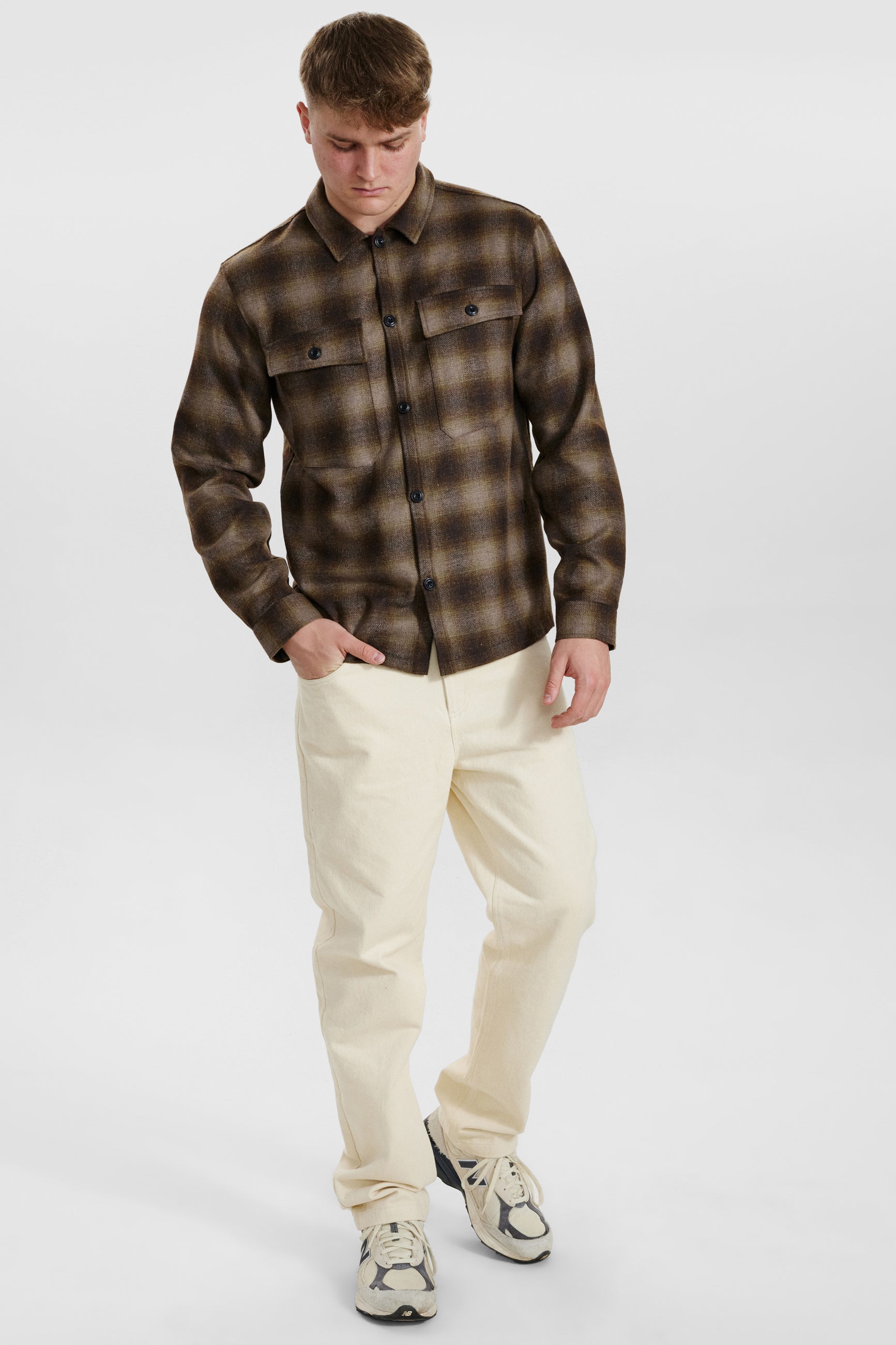 DXNMXRK. Deni Outlet Tree House